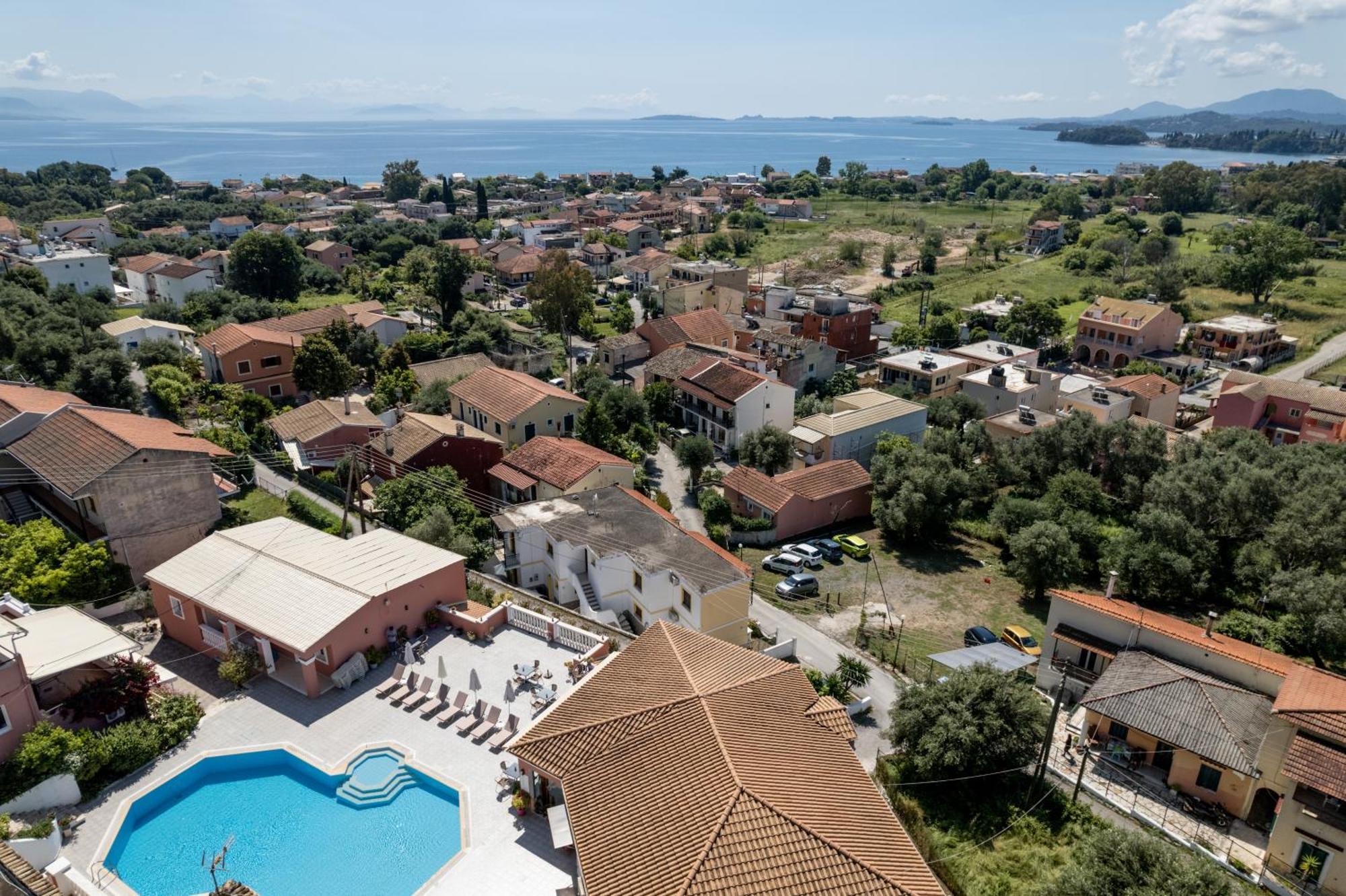 Paradiso Hotel Sea View And Pool Suites Ipsos Corfu Exterior photo